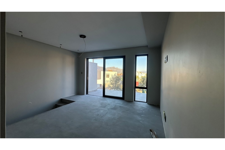 To Let 3 Bedroom Property for Rent in Lemoenkloof Western Cape